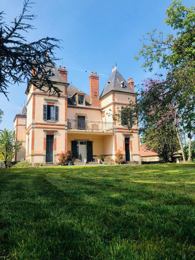 Chateau Segot Neuilly-le-Réal Exterior foto
