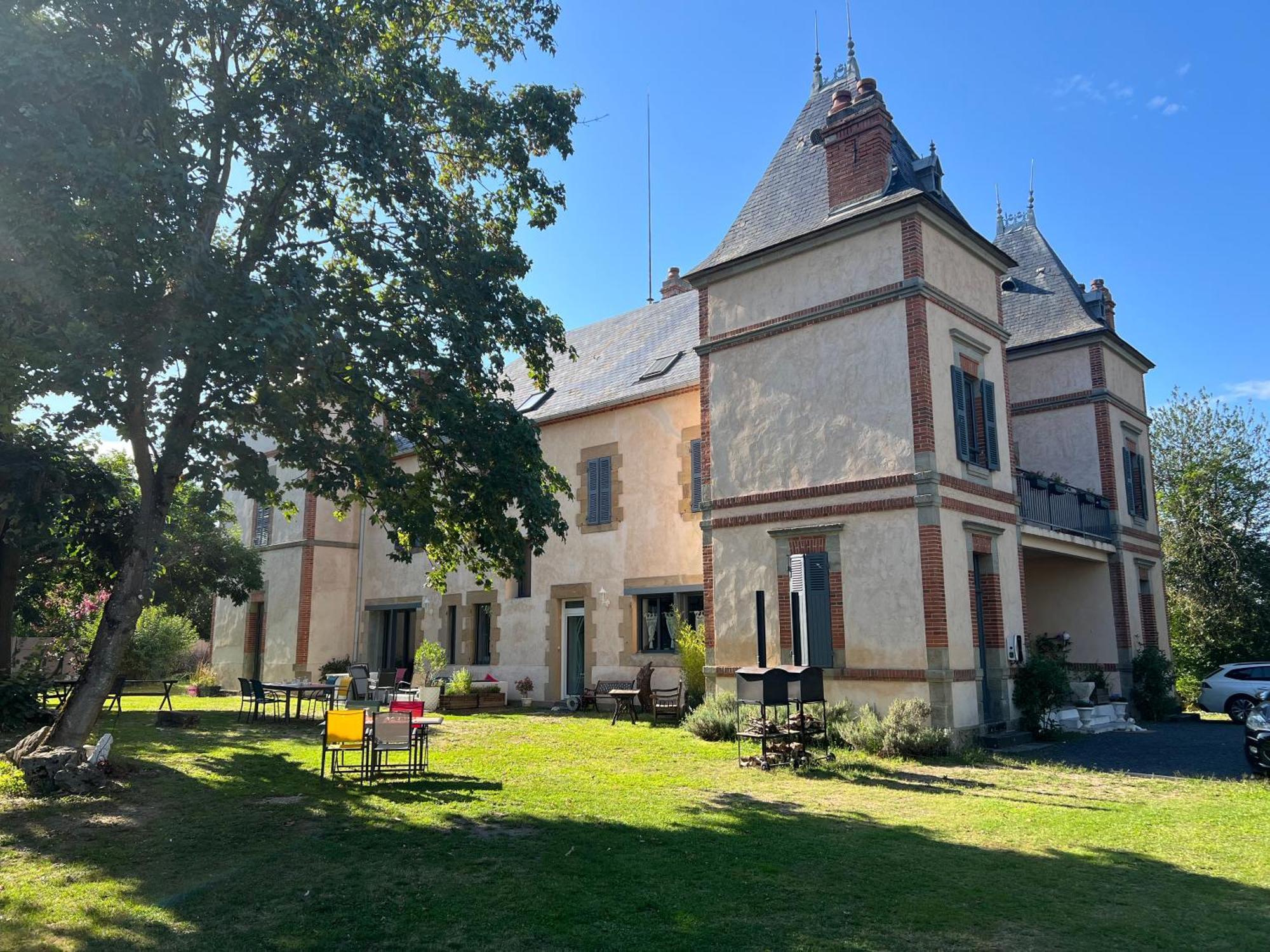 Chateau Segot Neuilly-le-Réal Exterior foto