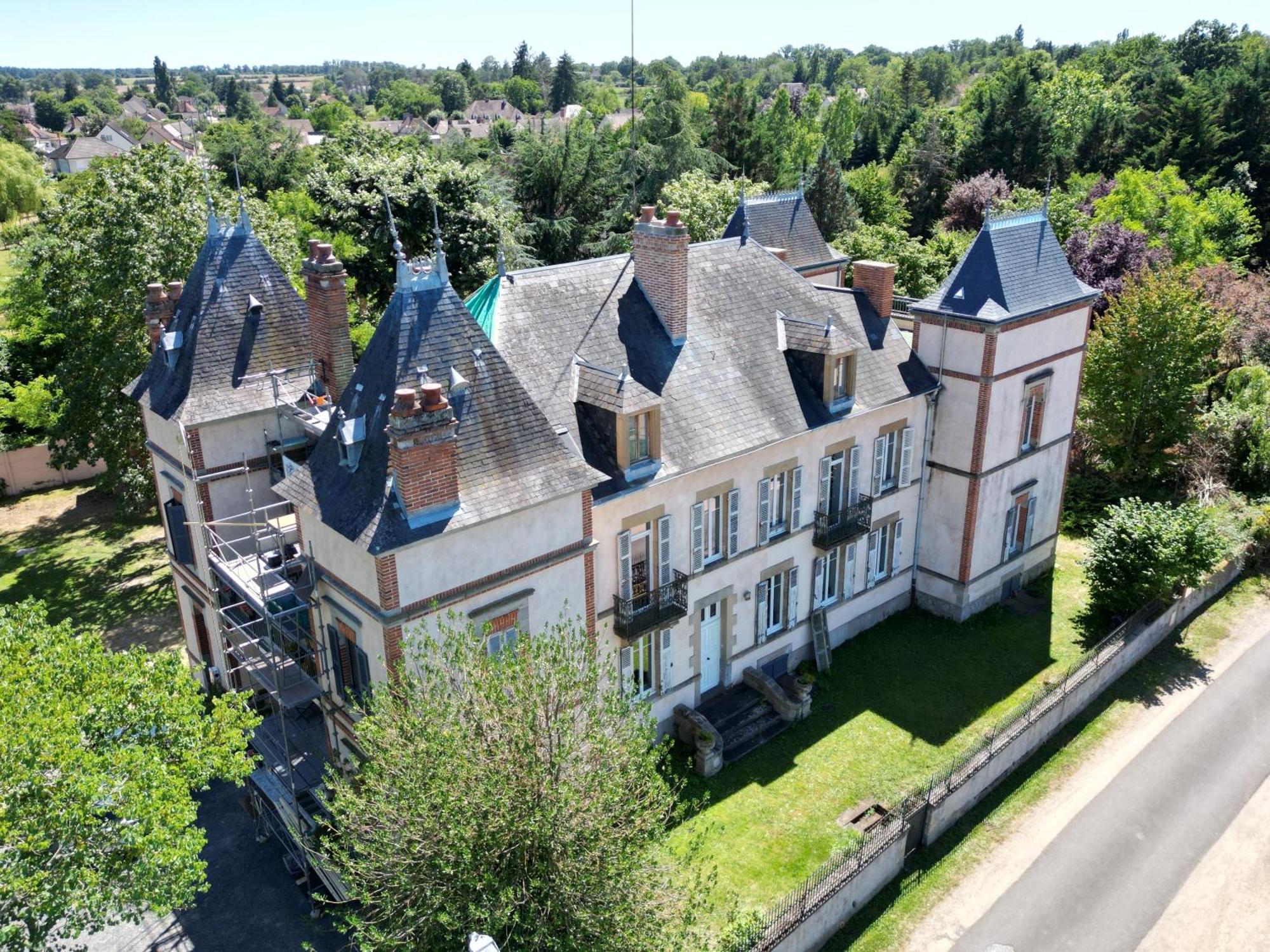 Chateau Segot Neuilly-le-Réal Exterior foto